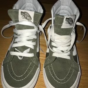 Army green high top Vans BASICALLY NEW
